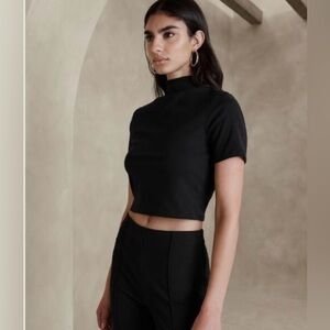 BR Cropped Black Mock Tee